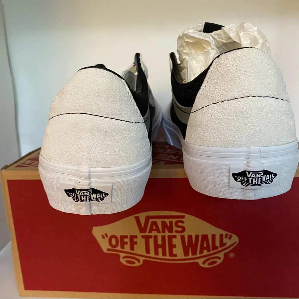 NEW VANS SK8 LOW UNISEX WHITE BLACK  Women 12 NIB NWT